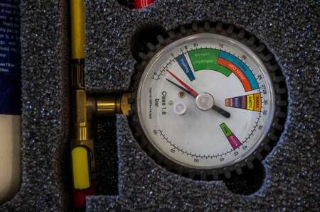 Mobile Set For Hydrogen Tests (1 Kg Hydrogen Bottle, Reducer, Pressure Gauge 40 Bar,Hydrogen leak detector)