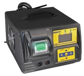 Tester akumulatora z ładowarką(50A) i funkcją rozruchu(120A)