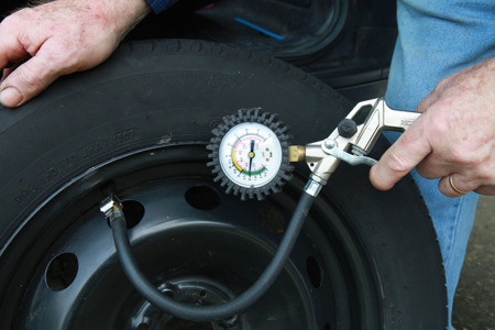 Tyre Pressure Measuring Kit + Air Pistol
